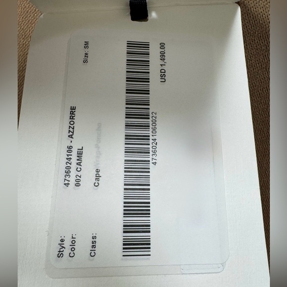 MaxMara Azzorre Cape SOLD OUT / NWT Size Small - Picture 4 of 4